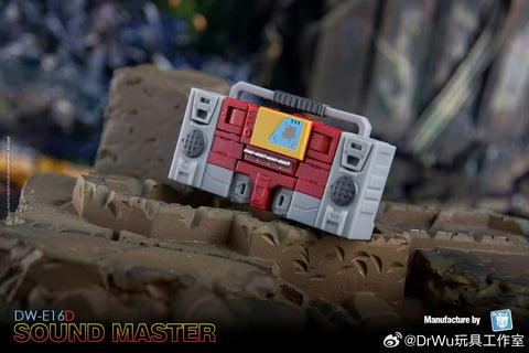 Dr.Wu & Mechanic Studio Extreme Warfare DW-E02D Monitor (Soundwave) / DW-E16D Sound Master (Blaster) Core Class Battle Damaged Version 2 in 1 set 6cm / 2.4"