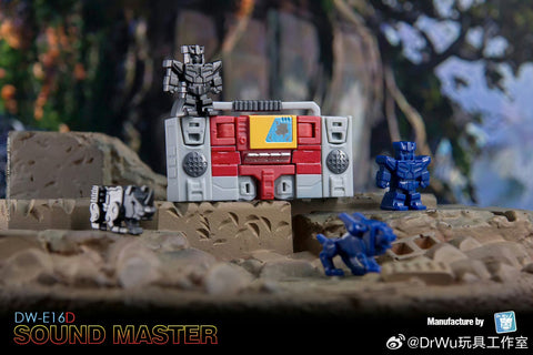 Dr.Wu & Mechanic Studio Extreme Warfare DW-E02D Monitor (Soundwave) / DW-E16D Sound Master (Blaster) Core Class Battle Damaged Version 2 in 1 set 6cm / 2.4"